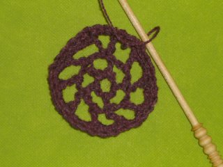 crocheting a flask holder - base crocheting a flask holder - base